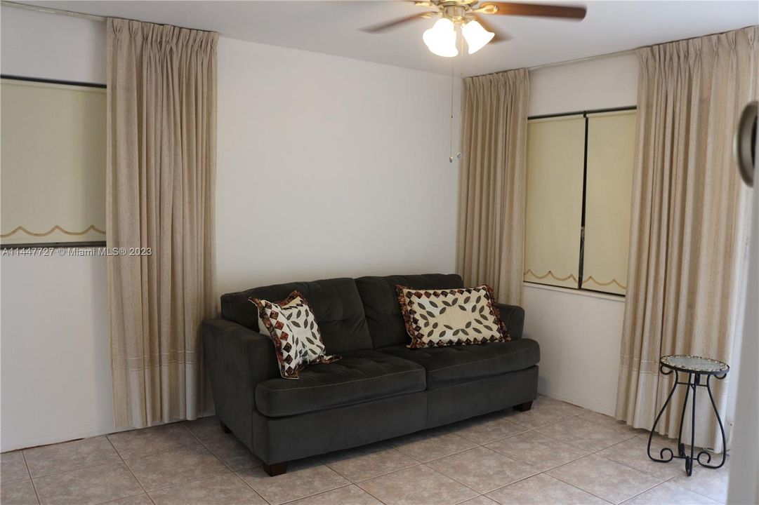 Recently Sold: $160,000 (2 beds, 1 baths, 746 Square Feet)