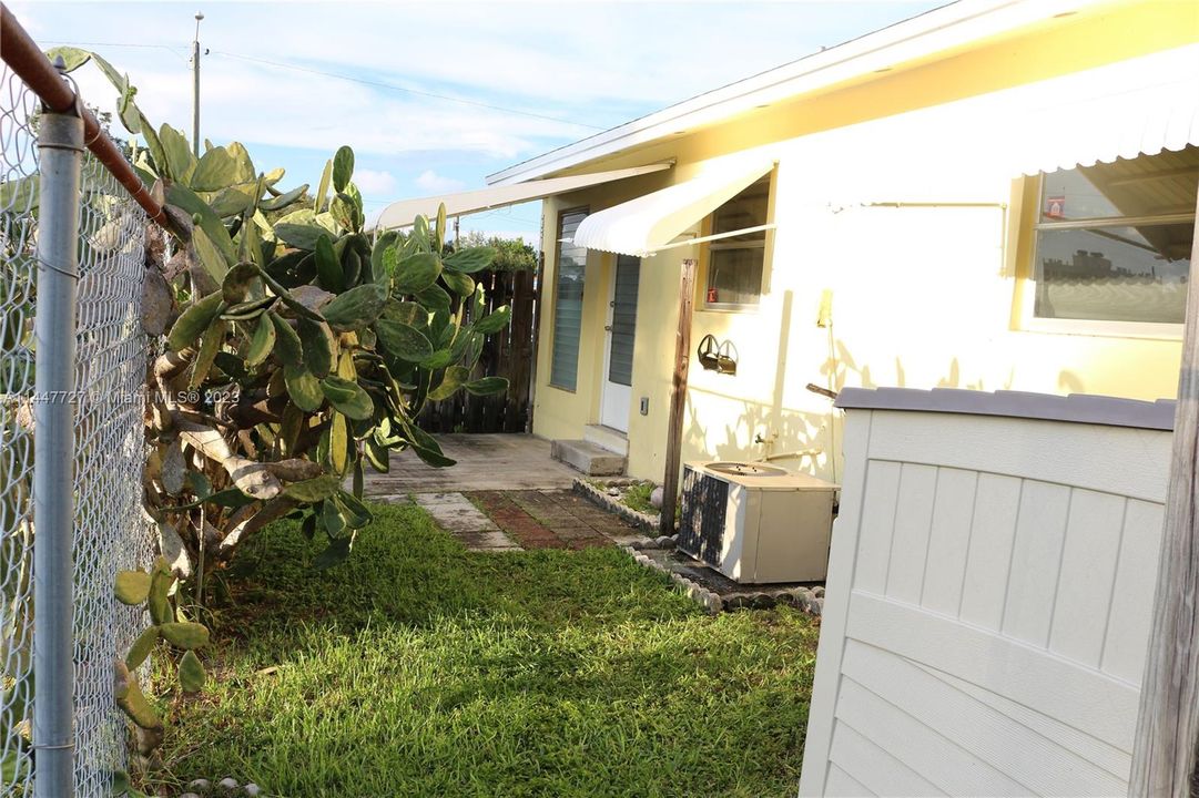 Recently Sold: $160,000 (2 beds, 1 baths, 746 Square Feet)