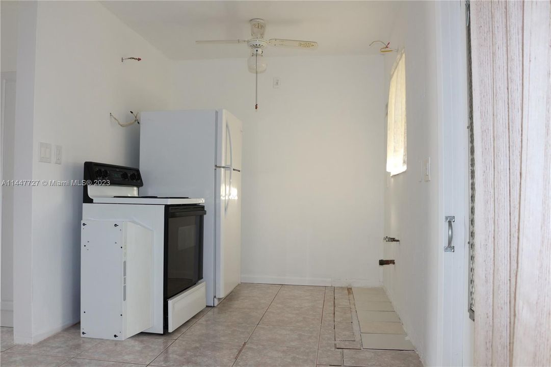 Recently Sold: $160,000 (2 beds, 1 baths, 746 Square Feet)