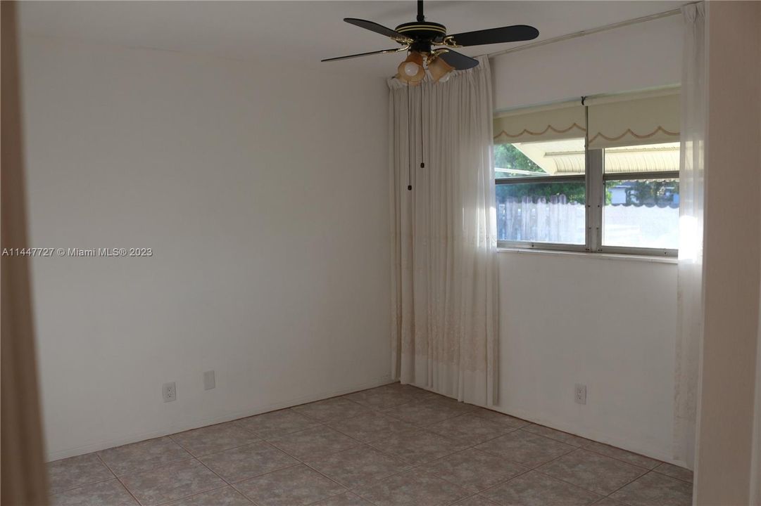 Recently Sold: $160,000 (2 beds, 1 baths, 746 Square Feet)