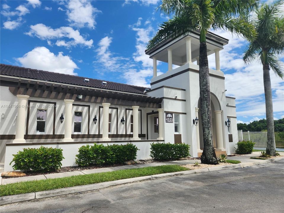 Active With Contract: $320,000 (3 beds, 2 baths, 1340 Square Feet)