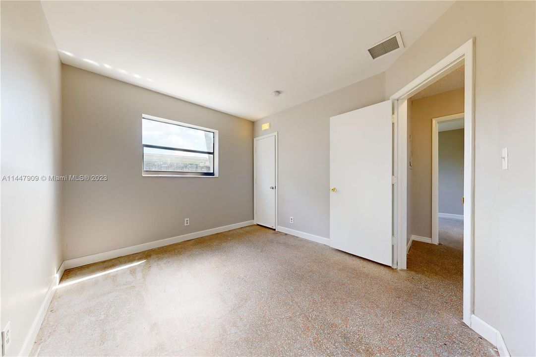 Recently Sold: $419,900 (4 beds, 2 baths, 1848 Square Feet)