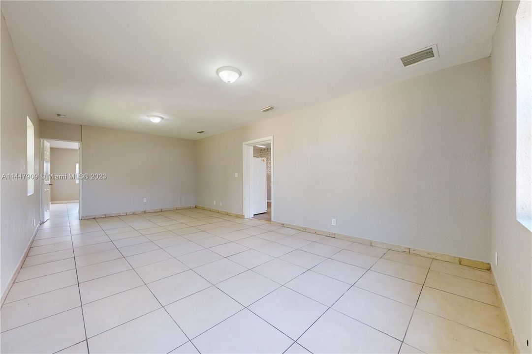 Recently Sold: $419,900 (4 beds, 2 baths, 1848 Square Feet)