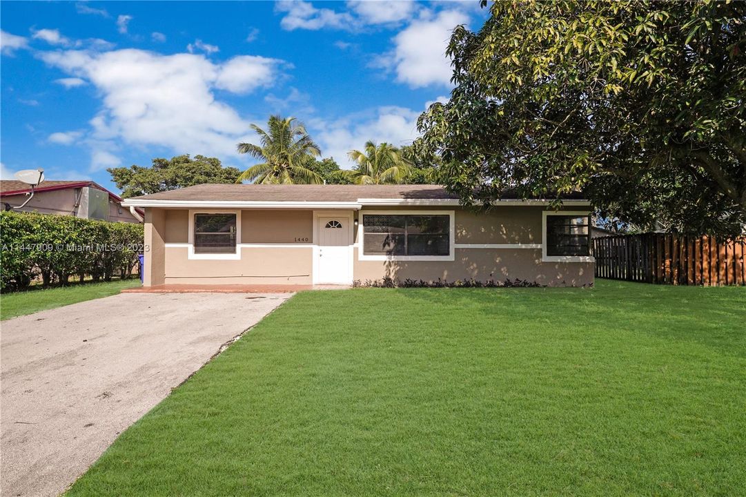 Recently Sold: $419,900 (4 beds, 2 baths, 1848 Square Feet)