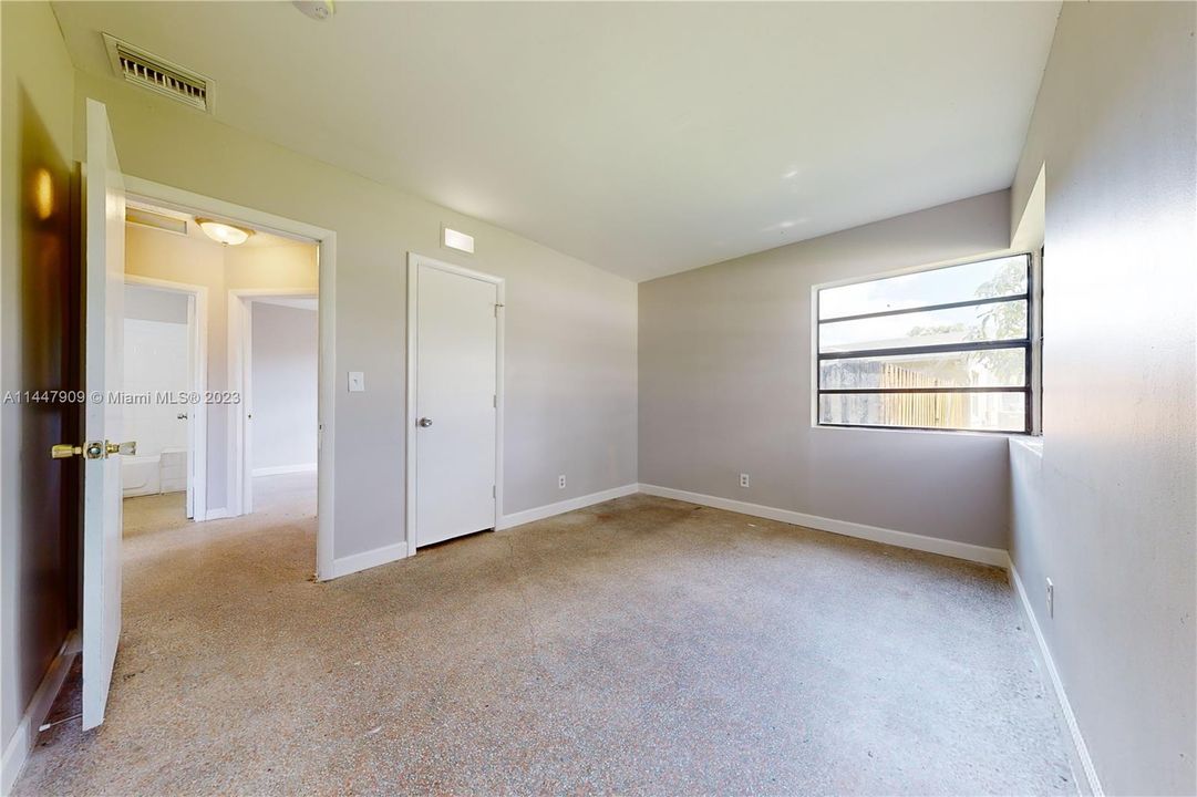 Recently Sold: $419,900 (4 beds, 2 baths, 1848 Square Feet)