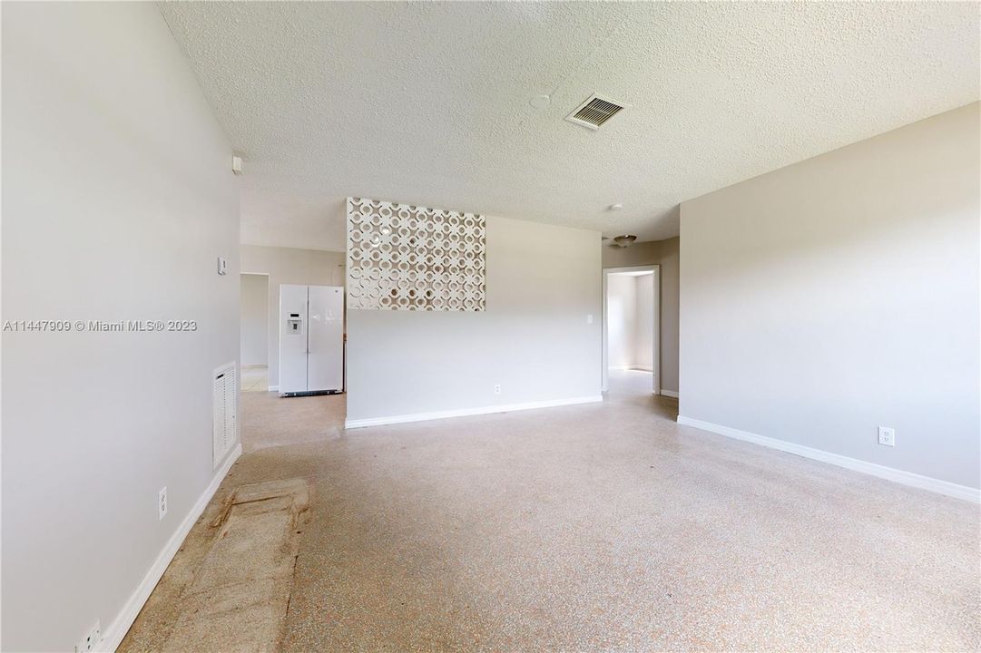 Recently Sold: $419,900 (4 beds, 2 baths, 1848 Square Feet)