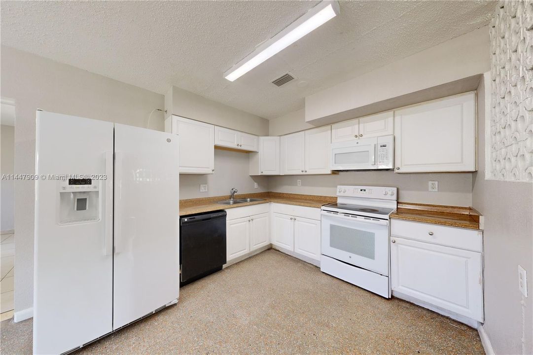 Recently Sold: $419,900 (4 beds, 2 baths, 1848 Square Feet)