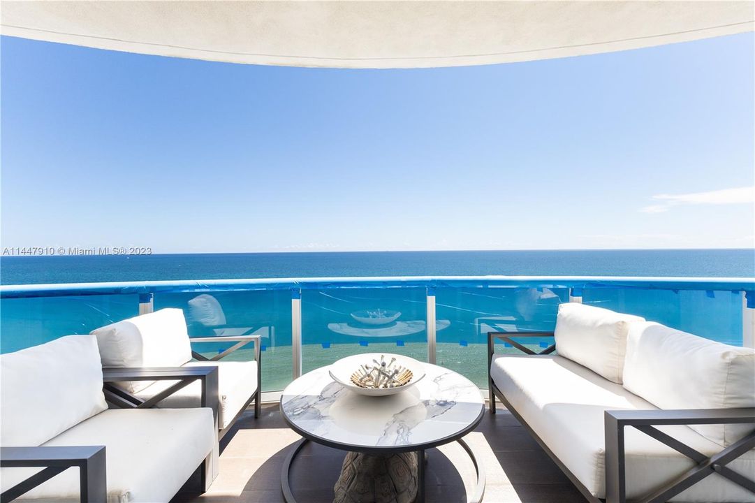 Vendido Recientemente: $2,700,000 (3 camas, 3 baños, 2928 Pies cuadrados)