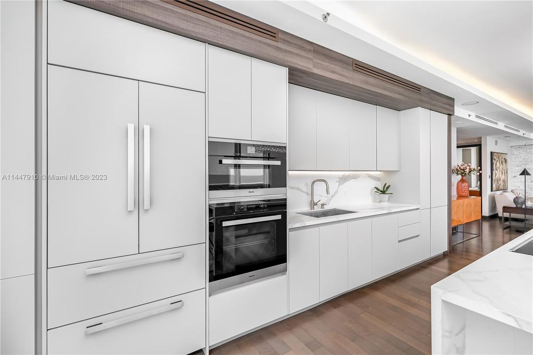 Vendido Recientemente: $2,700,000 (3 camas, 3 baños, 2928 Pies cuadrados)