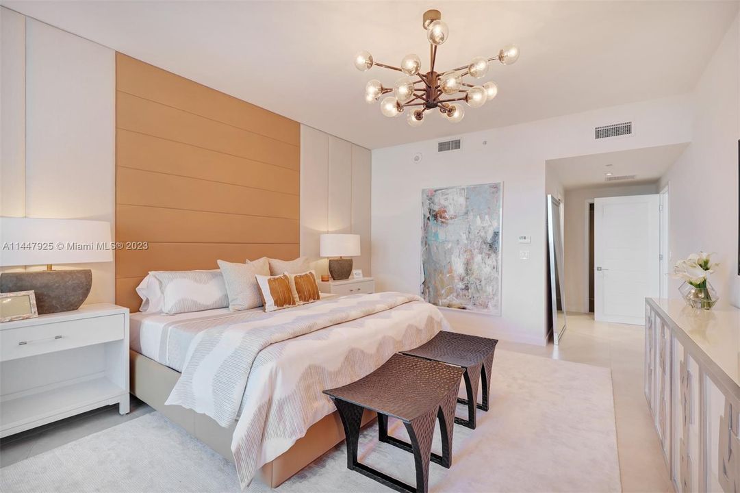 Recently Sold: $3,050,000 (3 beds, 3 baths, 2776 Square Feet)