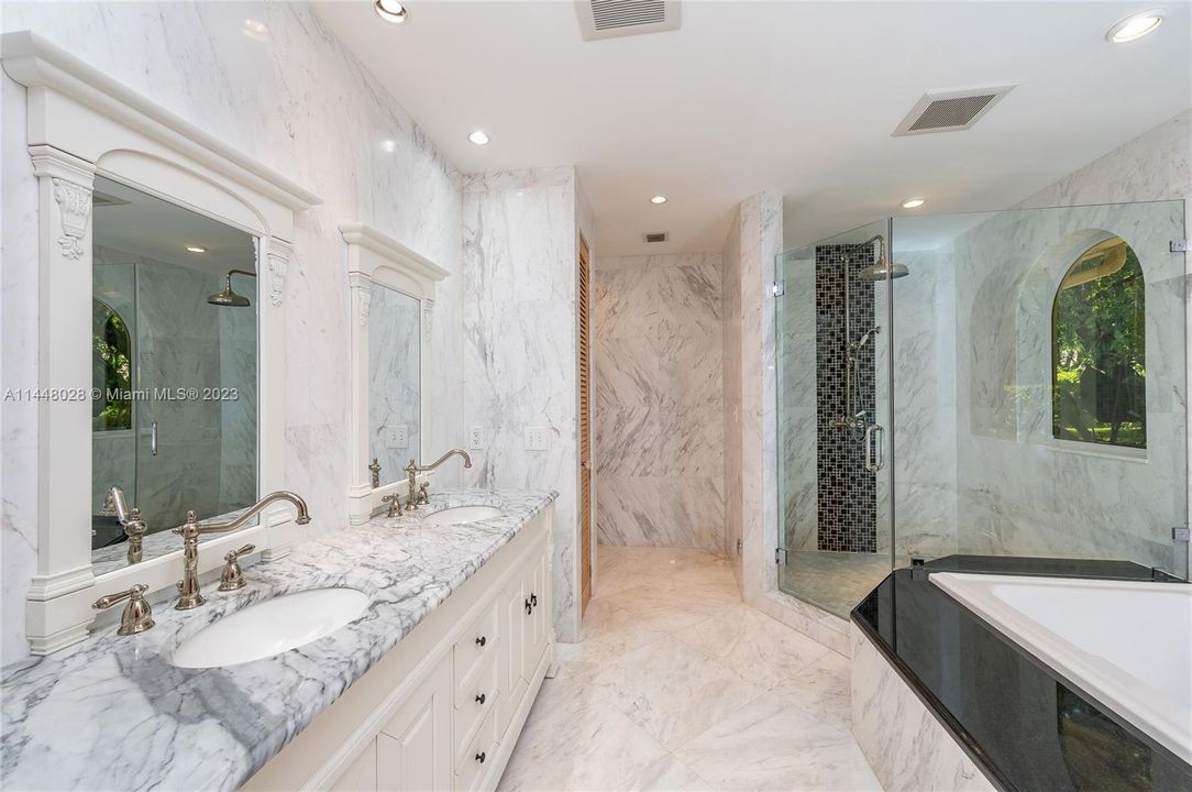 Недавно продано: $2,150,000 (4 спален, 3 ванн, 3571 Квадратных фут)