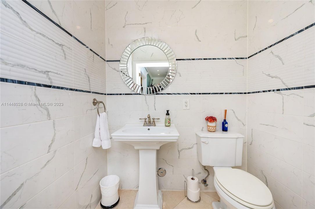 Недавно продано: $2,150,000 (4 спален, 3 ванн, 3571 Квадратных фут)