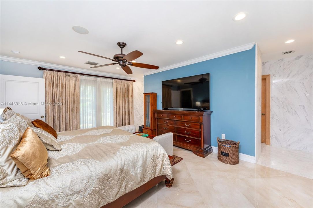 Недавно продано: $2,150,000 (4 спален, 3 ванн, 3571 Квадратных фут)