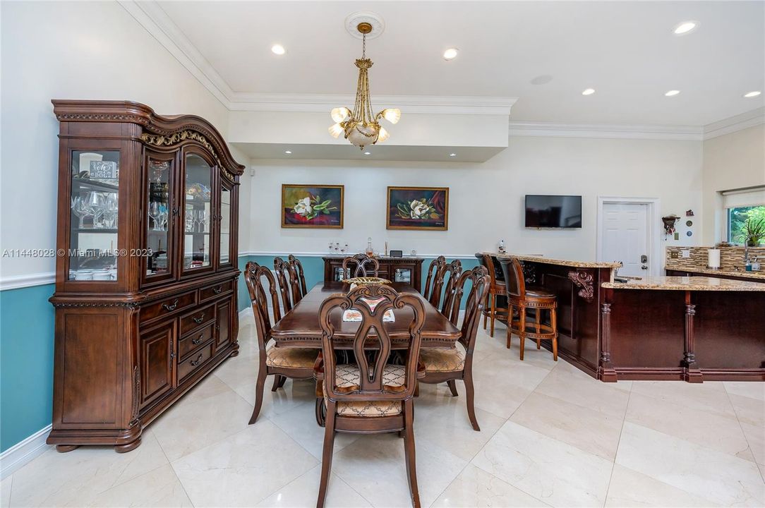 Недавно продано: $2,150,000 (4 спален, 3 ванн, 3571 Квадратных фут)