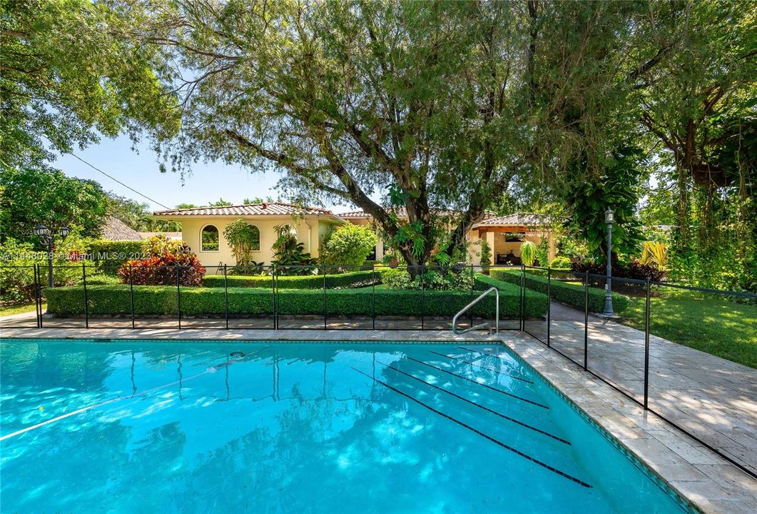 Недавно продано: $2,150,000 (4 спален, 3 ванн, 3571 Квадратных фут)