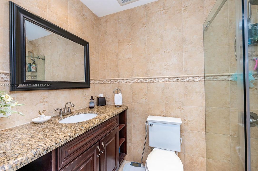 Недавно продано: $2,150,000 (4 спален, 3 ванн, 3571 Квадратных фут)