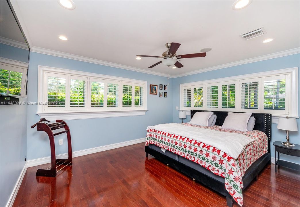 Недавно продано: $2,150,000 (4 спален, 3 ванн, 3571 Квадратных фут)