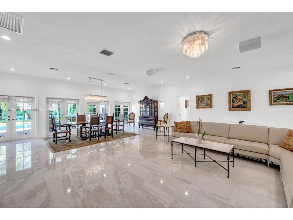 For Sale: $3,649,000 (5 beds, 5 baths, 4030 Square Feet)