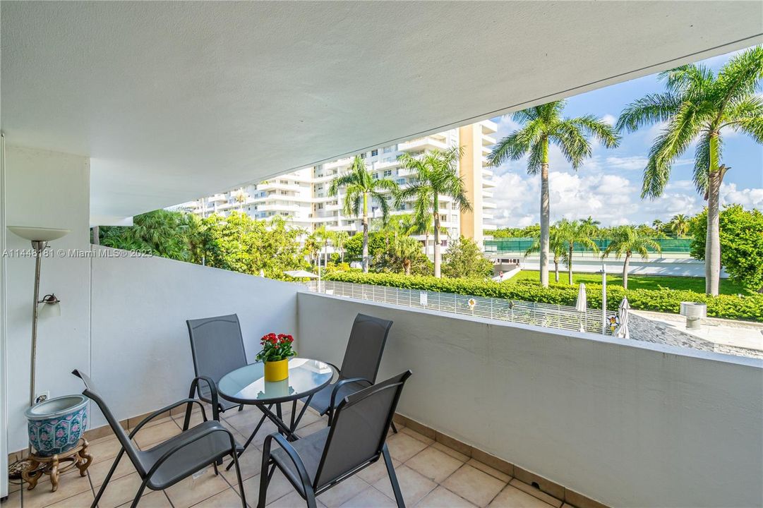 Recently Sold: $910,000 (2 beds, 2 baths, 1260 Square Feet)