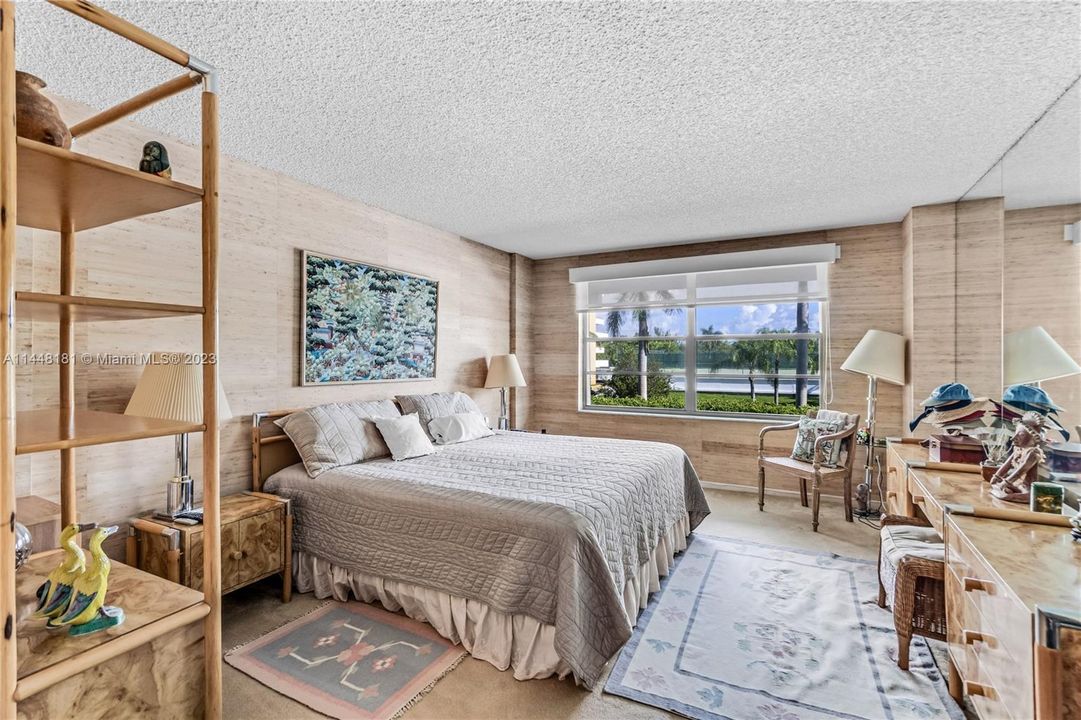 Recently Sold: $910,000 (2 beds, 2 baths, 1260 Square Feet)