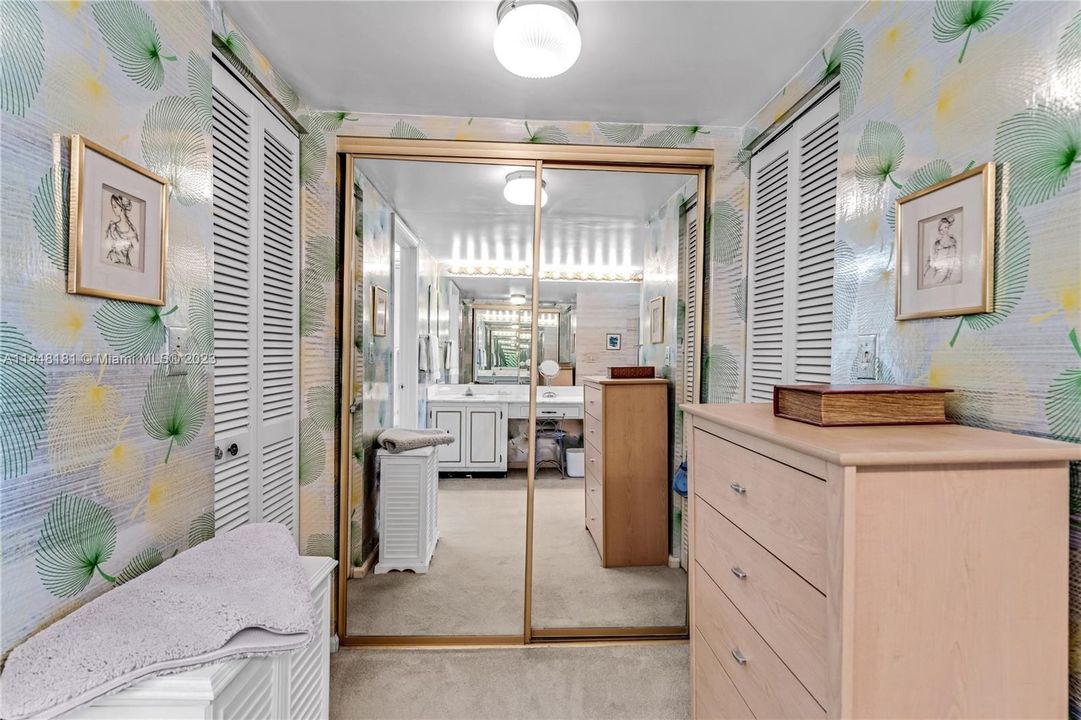 Recently Sold: $910,000 (2 beds, 2 baths, 1260 Square Feet)