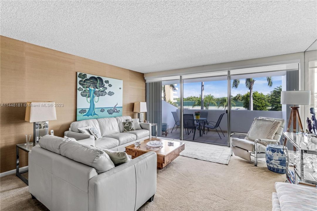 Recently Sold: $910,000 (2 beds, 2 baths, 1260 Square Feet)