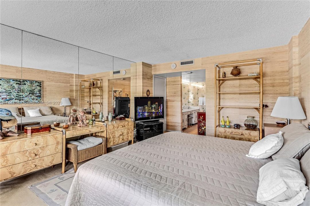 Recently Sold: $910,000 (2 beds, 2 baths, 1260 Square Feet)