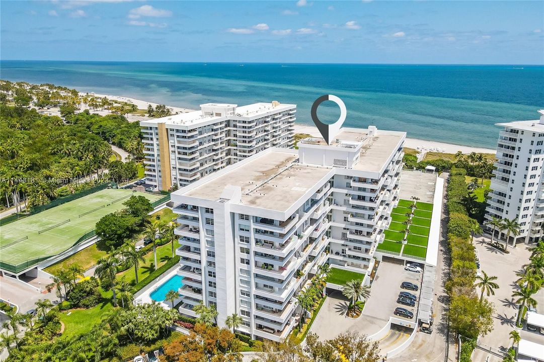 Recently Sold: $910,000 (2 beds, 2 baths, 1260 Square Feet)