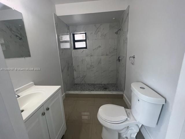 Recently Rented: $2,950 (3 beds, 2 baths, 3105 Square Feet)