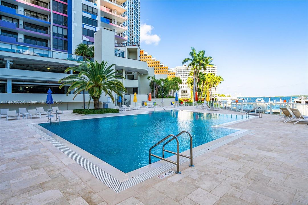 Recently Sold: $480,000 (0 beds, 1 baths, 717 Square Feet)