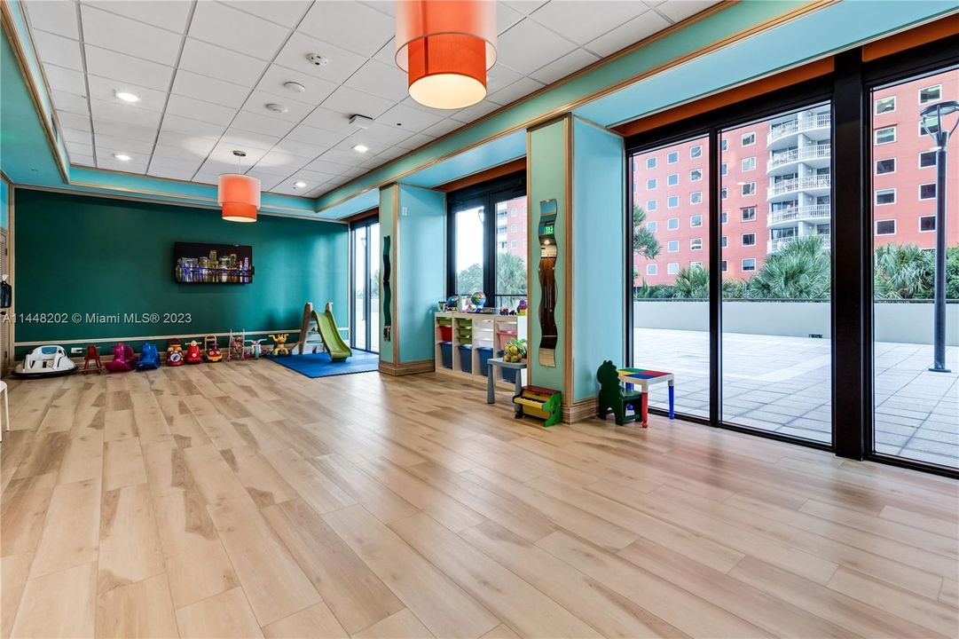 Recently Sold: $480,000 (0 beds, 1 baths, 717 Square Feet)