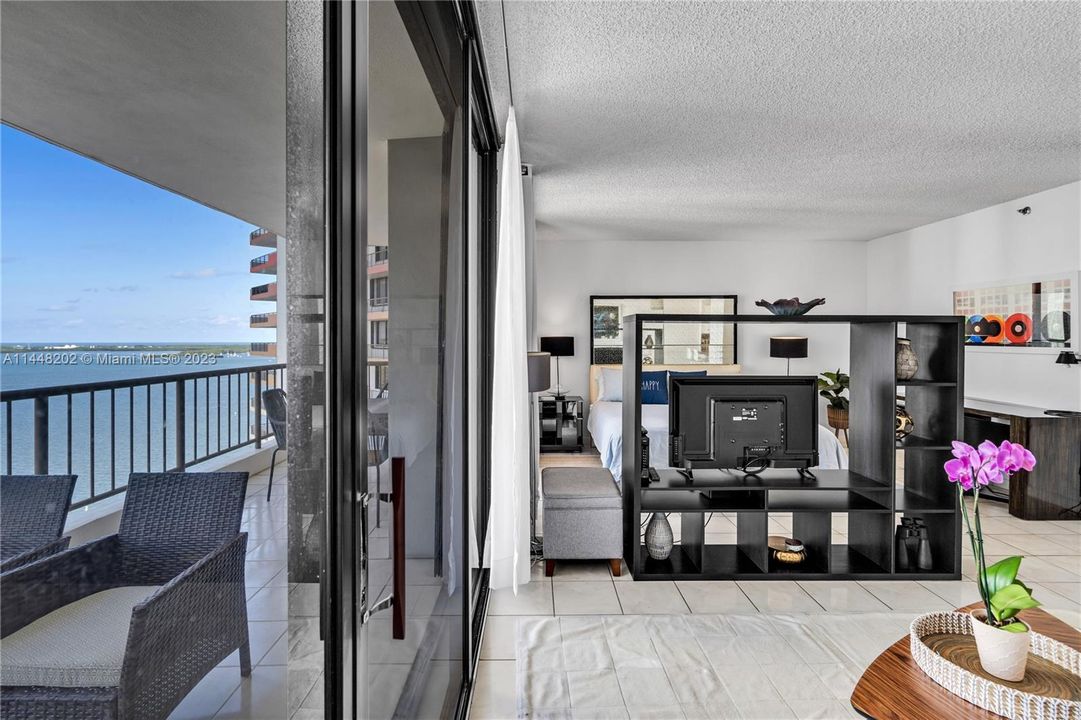 Recently Sold: $480,000 (0 beds, 1 baths, 717 Square Feet)