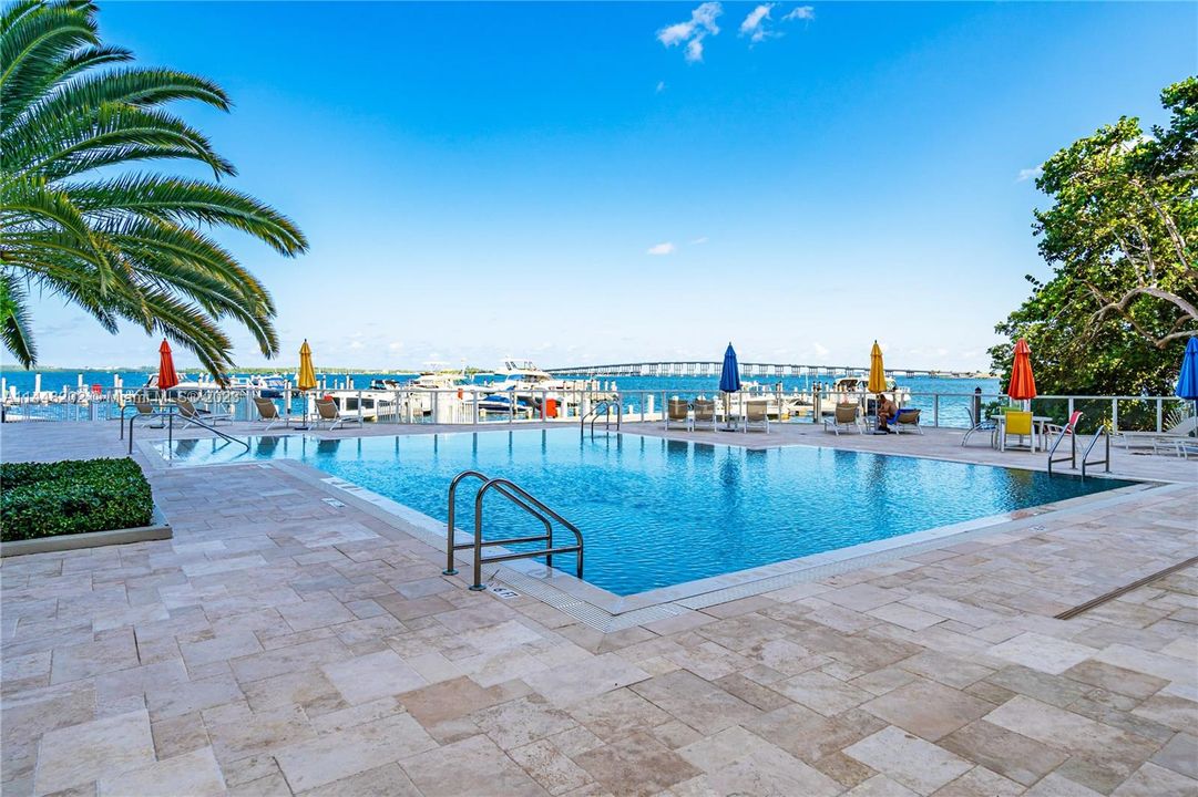 Recently Sold: $480,000 (0 beds, 1 baths, 717 Square Feet)