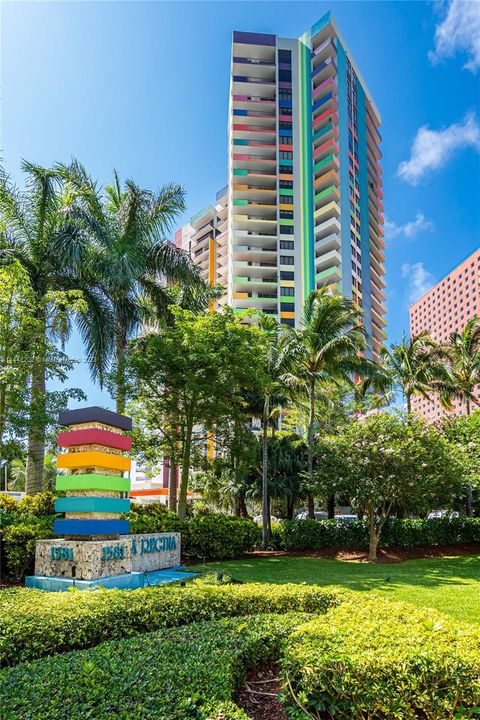 Recently Sold: $480,000 (0 beds, 1 baths, 717 Square Feet)