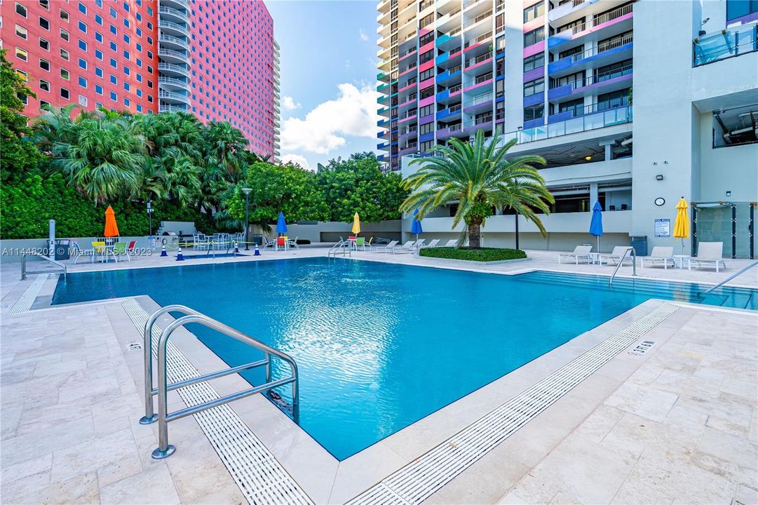 Recently Sold: $480,000 (0 beds, 1 baths, 717 Square Feet)