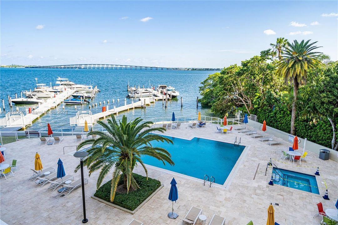 Recently Sold: $480,000 (0 beds, 1 baths, 717 Square Feet)