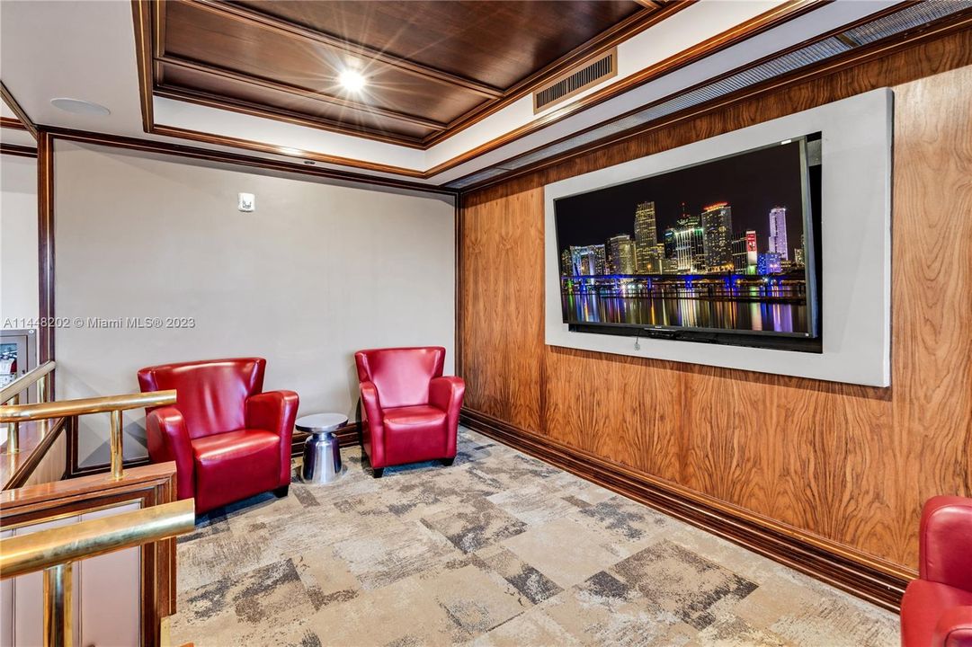 Recently Sold: $480,000 (0 beds, 1 baths, 717 Square Feet)