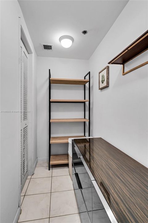 Recently Sold: $480,000 (0 beds, 1 baths, 717 Square Feet)