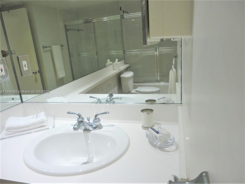 Recently Sold: $490,000 (2 beds, 2 baths, 1190 Square Feet)