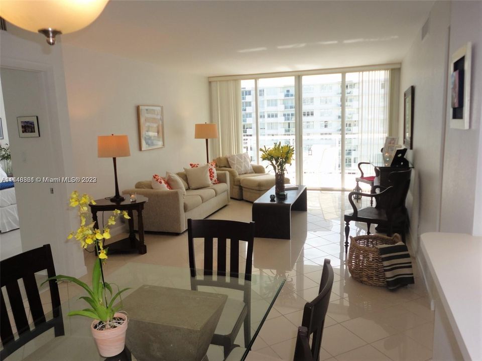 Recently Sold: $490,000 (2 beds, 2 baths, 1190 Square Feet)