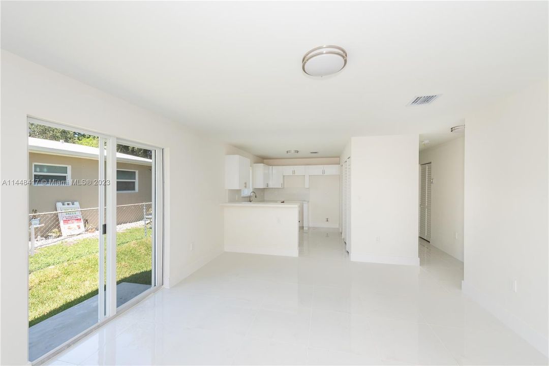 Recently Sold: $549,000 (4 beds, 2 baths, 1454 Square Feet)