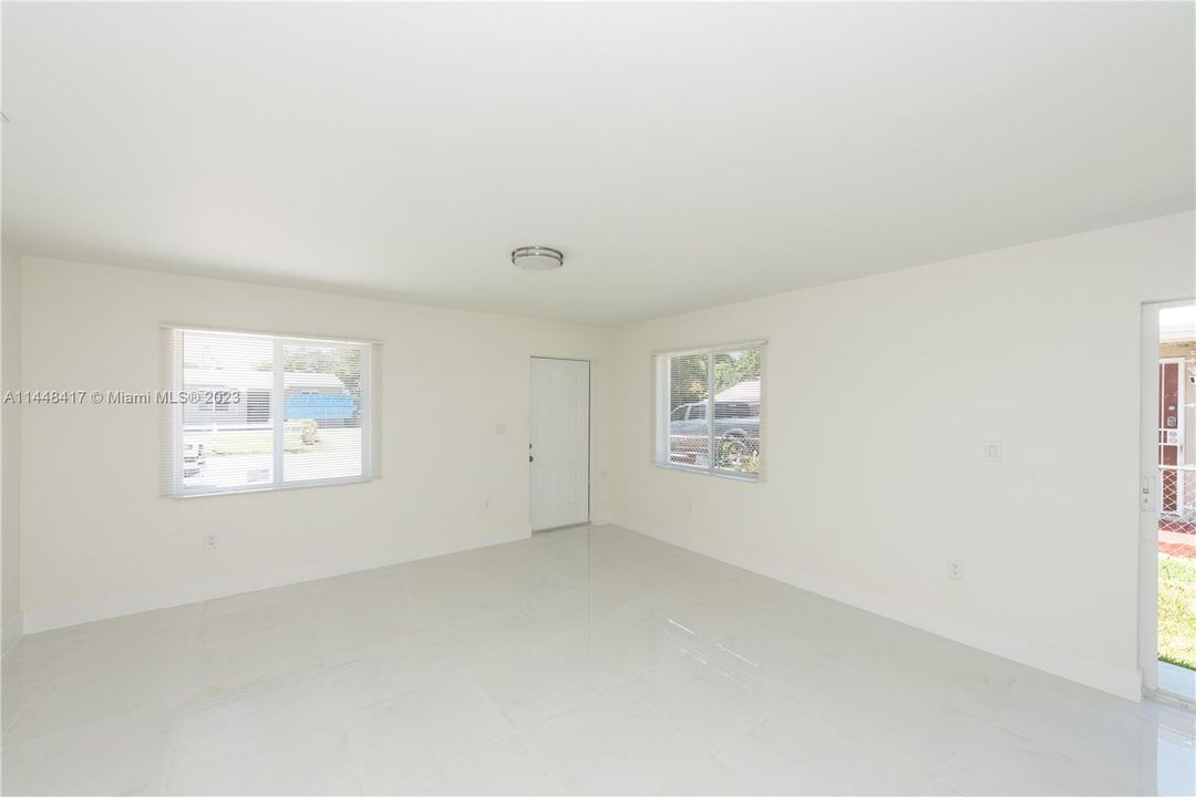 Recently Sold: $549,000 (4 beds, 2 baths, 1454 Square Feet)