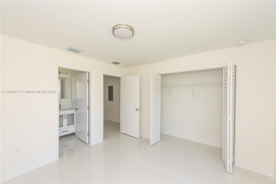 Recently Sold: $549,000 (4 beds, 2 baths, 1454 Square Feet)