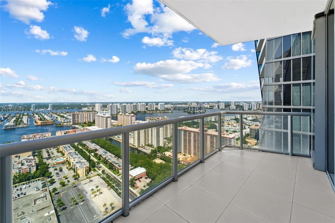 Недавно продано: $3,600,000 (4 спален, 4 ванн, 2485 Квадратных фут)