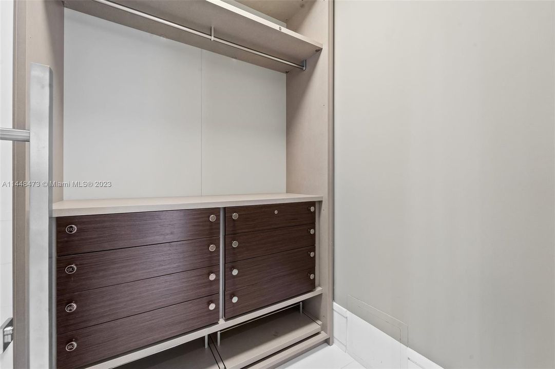 Недавно продано: $3,600,000 (4 спален, 4 ванн, 2485 Квадратных фут)