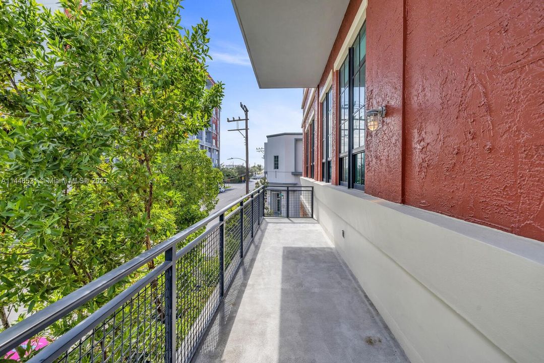 For Sale: $2,150,000 (2 beds, 1 baths, 2371 Square Feet)