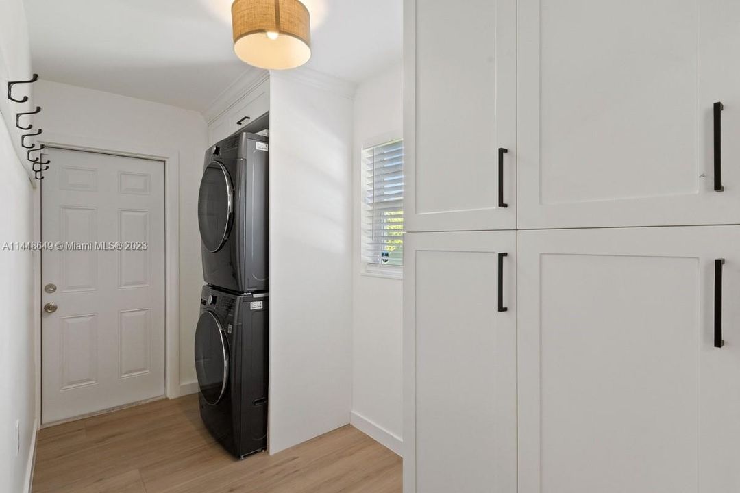 最近售出: $925,000 (3 贝兹, 2 浴室, 1149 平方英尺)