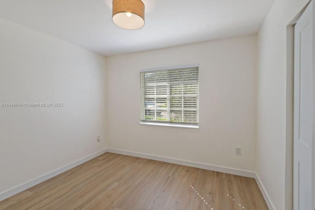 最近售出: $925,000 (3 贝兹, 2 浴室, 1149 平方英尺)