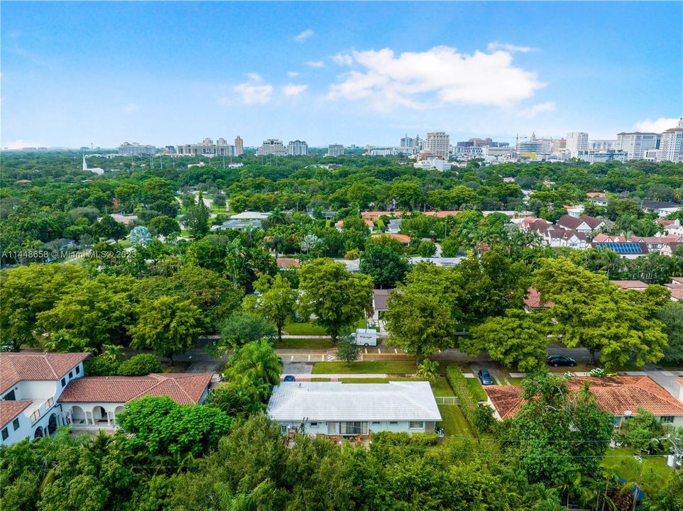 最近售出: $1,500,000 (3 贝兹, 2 浴室, 1484 平方英尺)