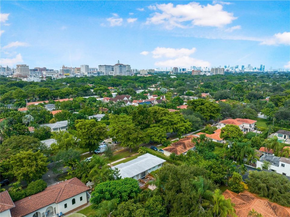 最近售出: $1,500,000 (3 贝兹, 2 浴室, 1484 平方英尺)